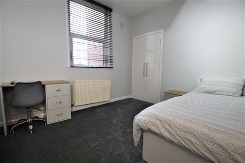 3 bedroom apartment to rent, Ronalds Rd, Finsbury Park, London, N5