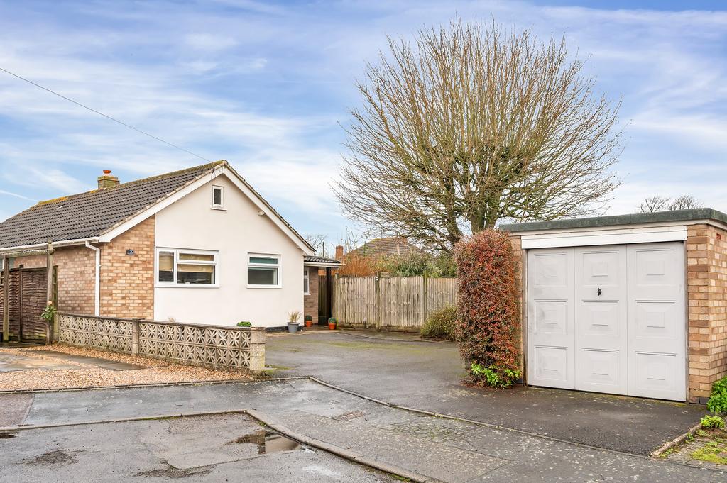 Ferneley Crescent, Melton Mowbray 3 bed detached bungalow £1,400 pcm