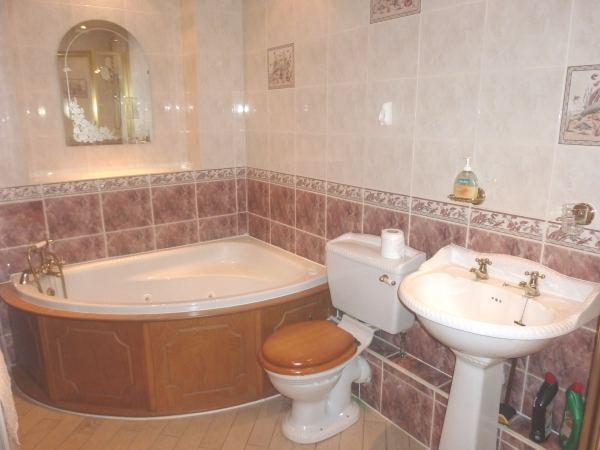 Photograph 4