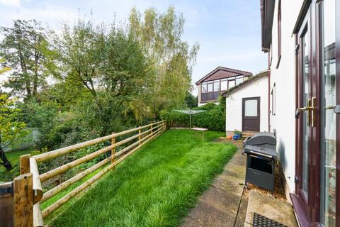2 Baskerville Court, Clyro, Hereford, HR3 5SS