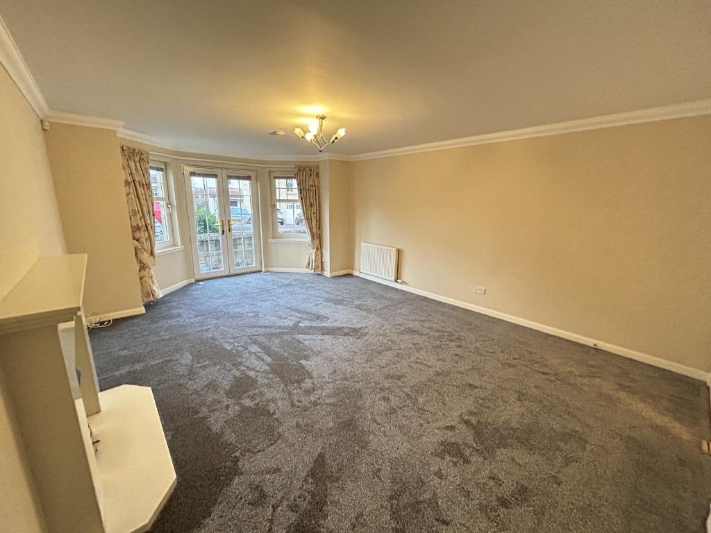 Avenel, Cramond, Edinburgh, EH4 3 bed flat £1,800 pcm (£415 pw)