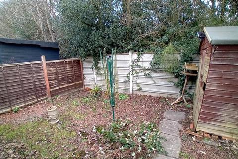 3 Bradshaw Gardens, Oakengates, Telford, TF2 6DG