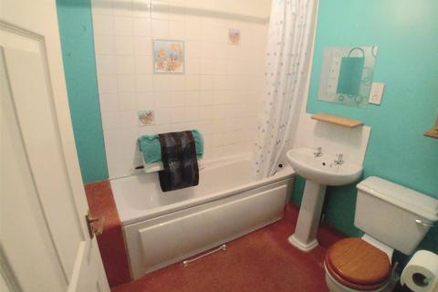 3 Bradshaw Gardens, Oakengates, Telford, TF2 6DG