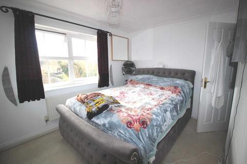 63 Ridge Close, London, SE28 0HT