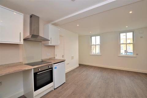 Studio to rent - New Cross Road, London SE14