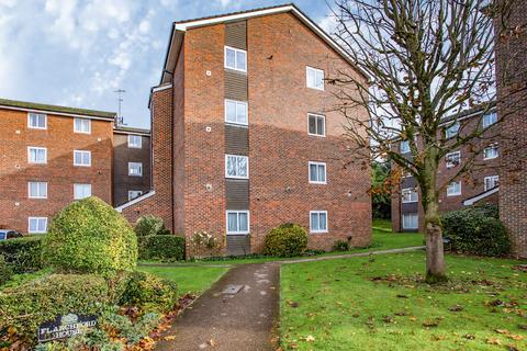 1 bedroom apartment to rent, Somers Close, Reigate, RH2