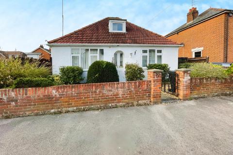 4 bedroom bungalow to rent - Fleet GU51