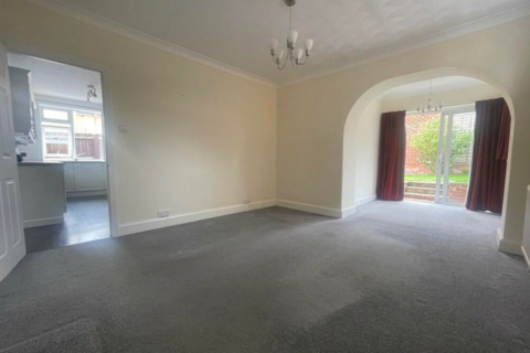 4 bedroom bungalow to rent - Fleet GU51