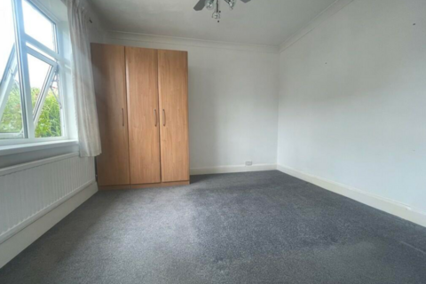 4 bedroom bungalow to rent - Fleet GU51