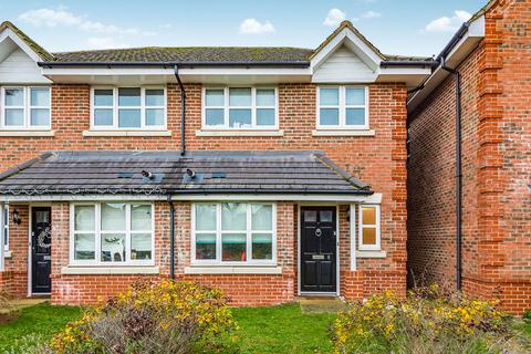 3 bedroom semi-detached house to rent - Reading RG5