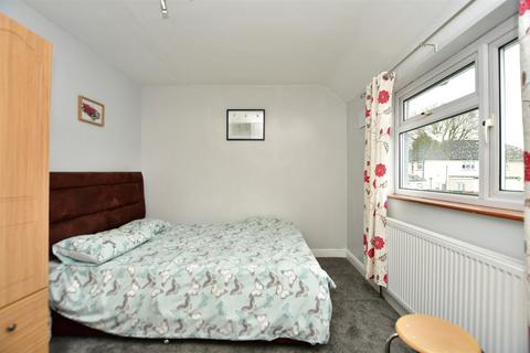 4 bedroom semi-detached house for sale, Nottingham Avenue, Maidstone, Kent