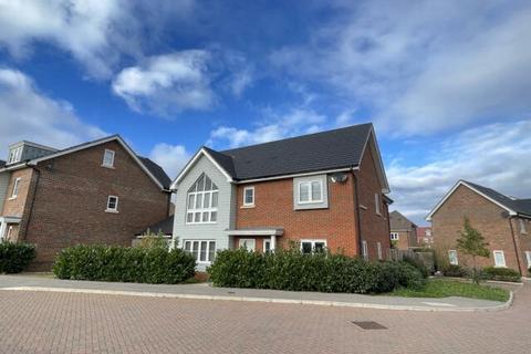 4 bedroom detached house to rent - Reading RG5