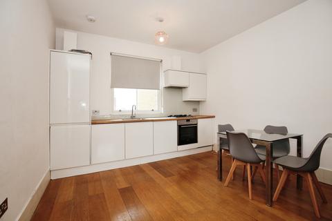 1 bedroom flat to rent, Fulham Road, London