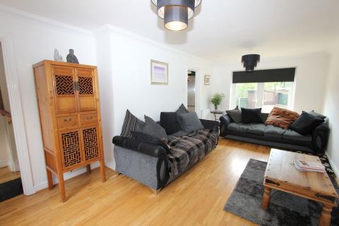 3 bedroom end of terrace house to rent - Holtspur Lane, Wooburn Green
