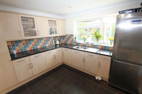 3 bedroom end of terrace house to rent - Holtspur Lane, Wooburn Green