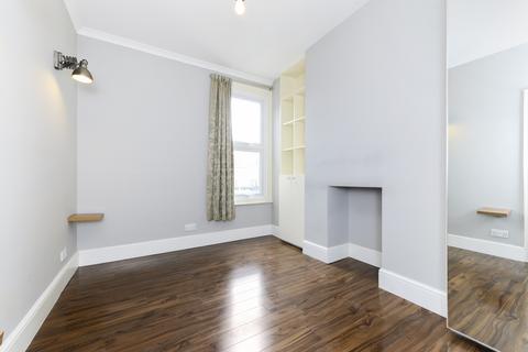 2 bedroom flat to rent, Hessel Road, W13