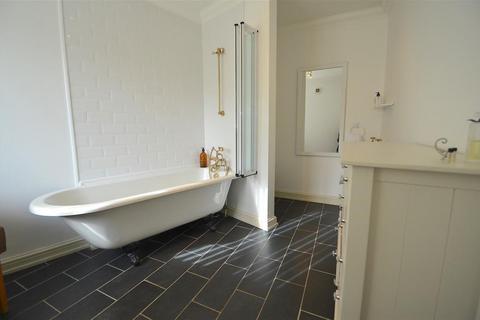 3 bedroom semi-detached house to rent - Nottingham NG2