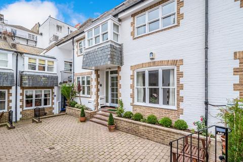 4 bedroom terraced house to rent, Portland Mews, St Georges Road, Kemptown