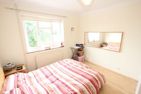 2 bedroom apartment to rent - Holtspur Court, Beaconsfield