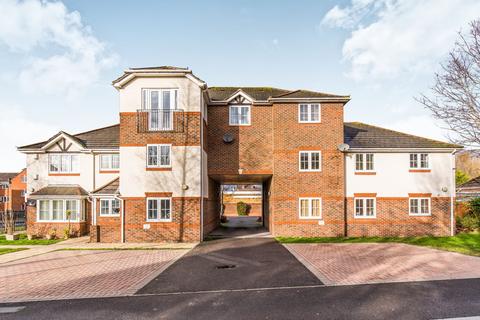 2 bedroom apartment to rent, Hamble