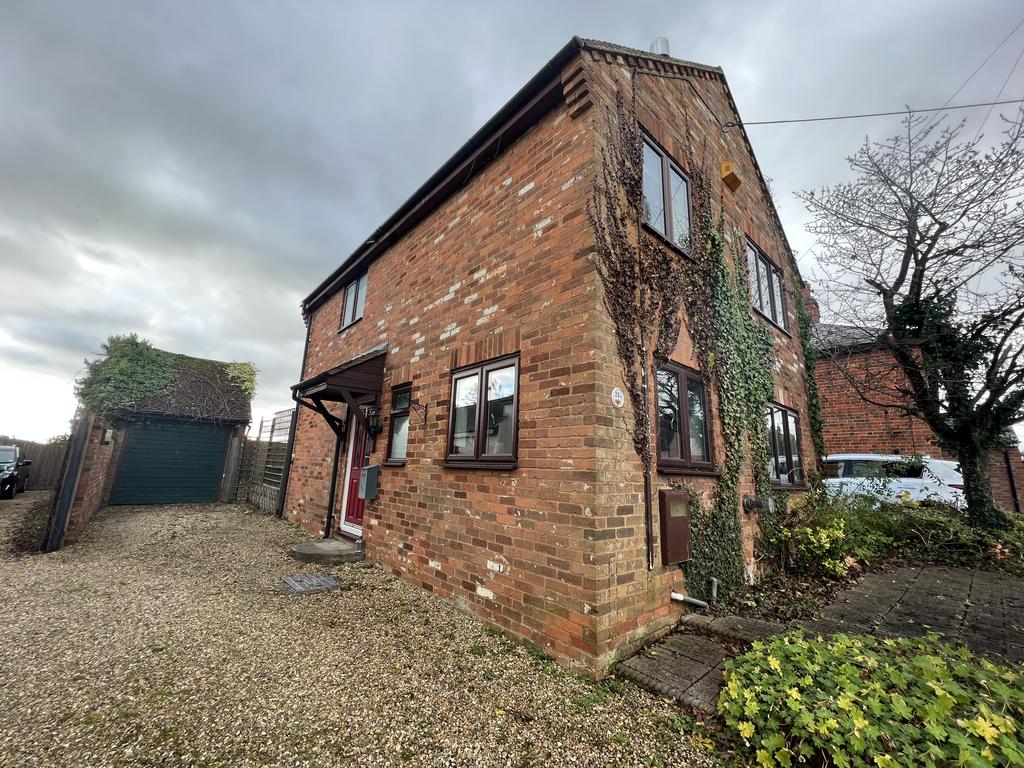 Little Horwood Road, Great Horwood, MK17 0QE 3 bed detached house to