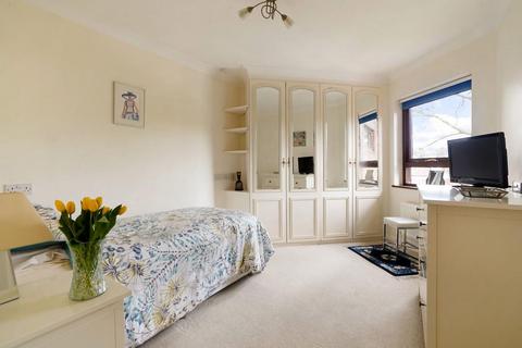 1 bedroom retirement property for sale, Heathside,  Finchley Rd,  NW11