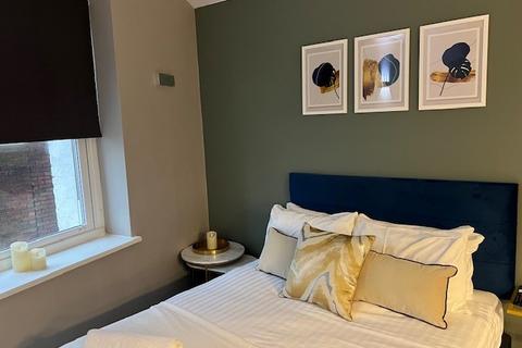 Studio to rent, Windsor Street