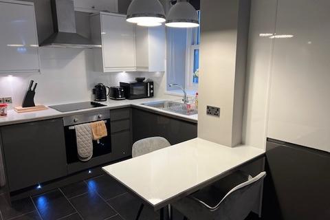 Studio to rent, Windsor Street