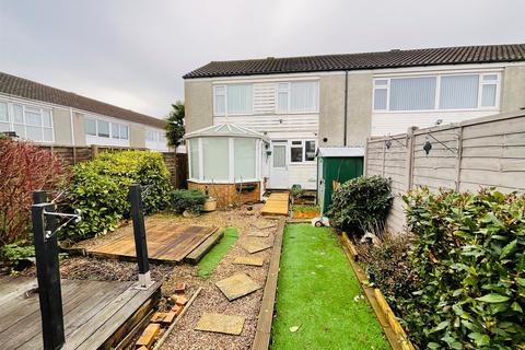 3 bedroom end of terrace house for sale, Sheffield Close, Crawley, West Sussex