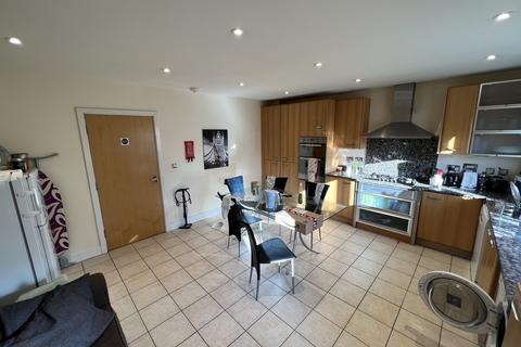 1 bedroom in a house share to rent, Longworth Avenue, CB4