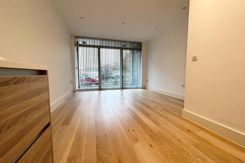 1 bedroom flat to rent, Raeburn House, CB2