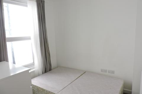 1 bedroom in a house share to rent, Waverley Road, Southsea