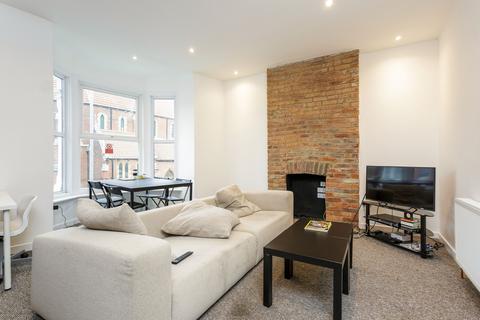 1 bedroom in a house share to rent, Waverley Road, Southsea