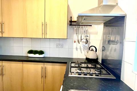 2 bedroom apartment to rent - Caerdydd CF11