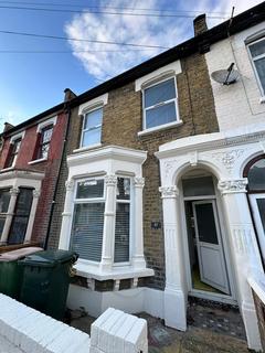 3 bedroom terraced house to rent, Henderson Road