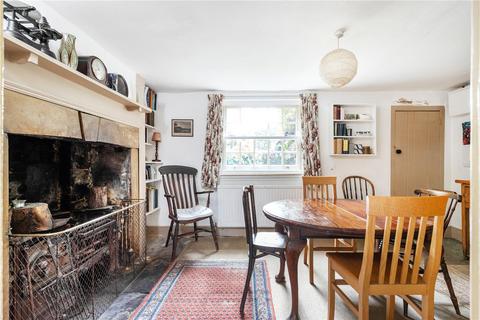 7 Clarence Place, London, E5 8HN