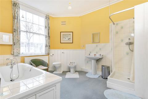 7 Clarence Place, London, E5 8HN