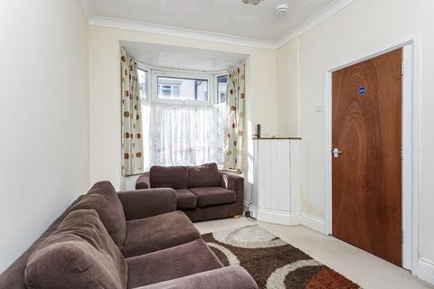 4 bedroom terraced house to rent, Hampshire Street, Portsmouth