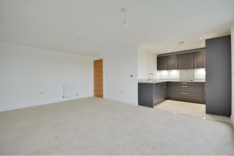 2 bedroom apartment to rent, Walsham Court, Ickenham UB10 8FZ