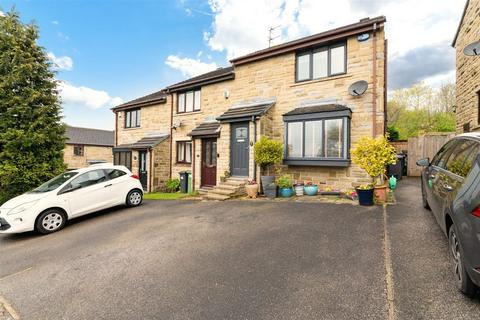 3 bedroom end of terrace house for sale, Stoneleigh Court, Shelley, HD8