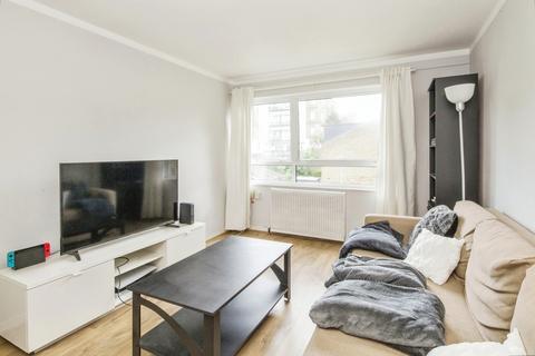 1 bedroom flat to rent, Nantes Close