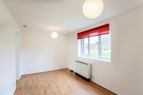 Studio to rent, Meadow Close, Trimley St. Martin