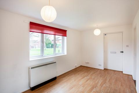 Studio to rent, Meadow Close, Trimley St. Martin