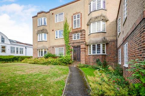 2 bedroom flat to rent, Abbey Court