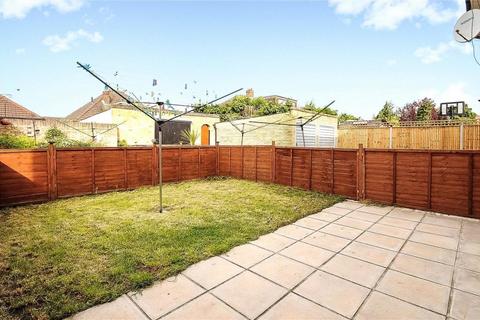 2 bedroom maisonette to rent, Mahlon Avenue, Ruislip HA4 6TE