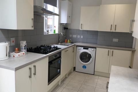 1 bedroom in a house share to rent - Queens Road, Beeston