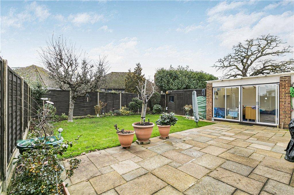 Laleham Road, StainesuponThames... 2 bed bungalow £500,000