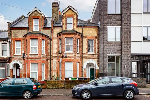 2 bedroom flat to rent, Stainforth Road, Walthamstow, London, E17
