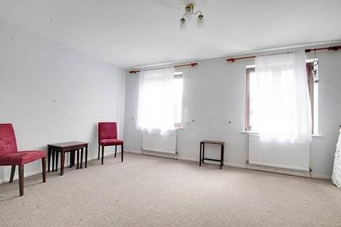 4 bedroom terraced house to rent, Nightingale Way, Beckton E6