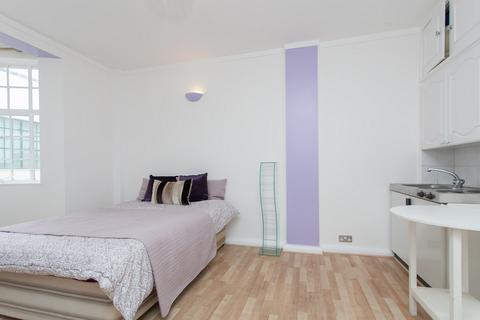 Studio to rent - London WC1H